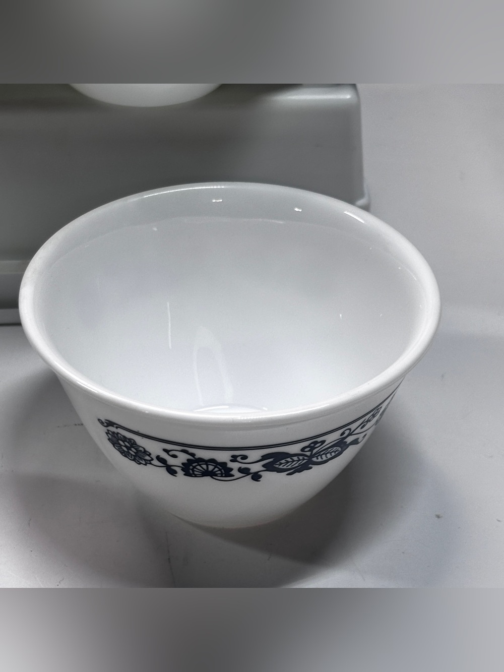 Corelle Corning Old Town Blue Onion Hook Handle Coffee Cups 4 W/ Cream Sugar - Picture 9 of 10